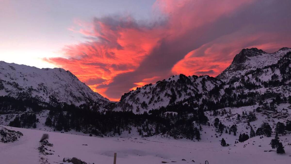 Amanecer espectacular en Ribagorza a la espera de la nieve