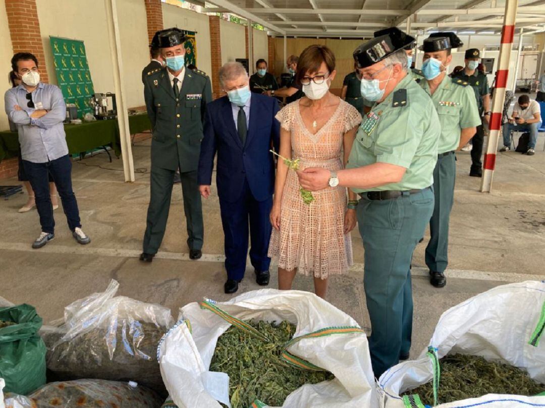 La directora general de la Guardia Civil durante la presentación de la operación 'Overside'