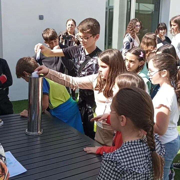 Cápsula del tiempo en la sala joven de Caudete