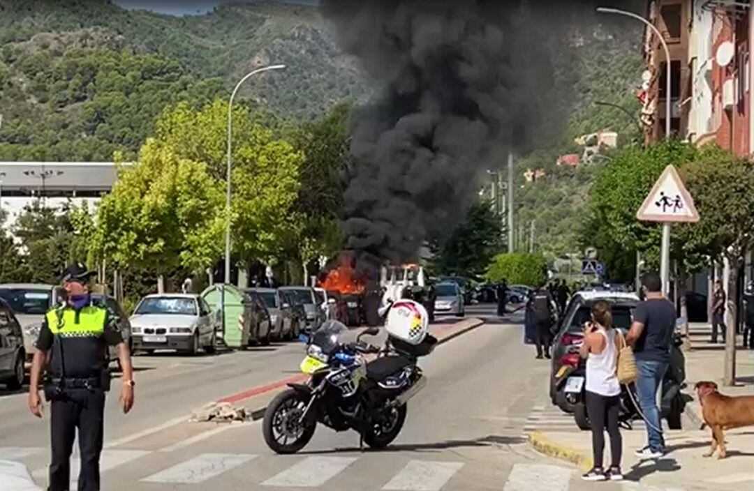 Incendio en un vehículo en Gandia 