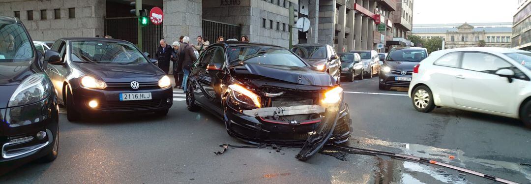 Vehículo implicado en un accidente en A Coruña