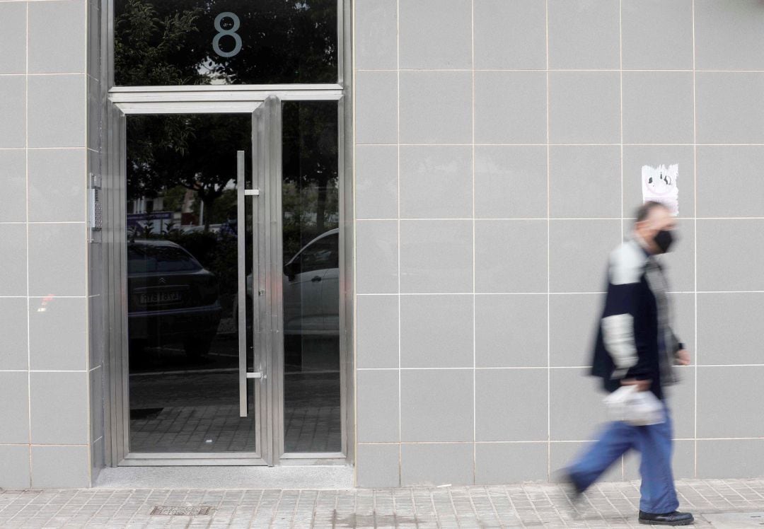 La vivienda donde un hombre mató a su mujer y luego se suicidó.