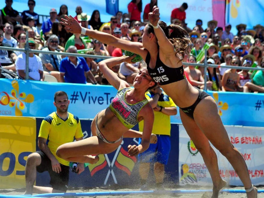 Laura Gil en un partido.