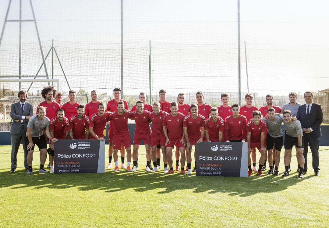 Entrega de ACUNSA CONFORT a los jugadores de Osasuna