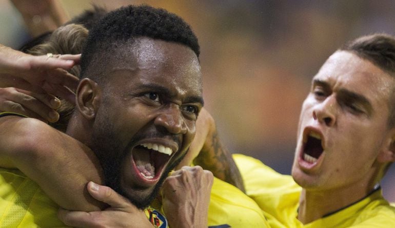 Bakambú celebra su gol ante Las Palmas