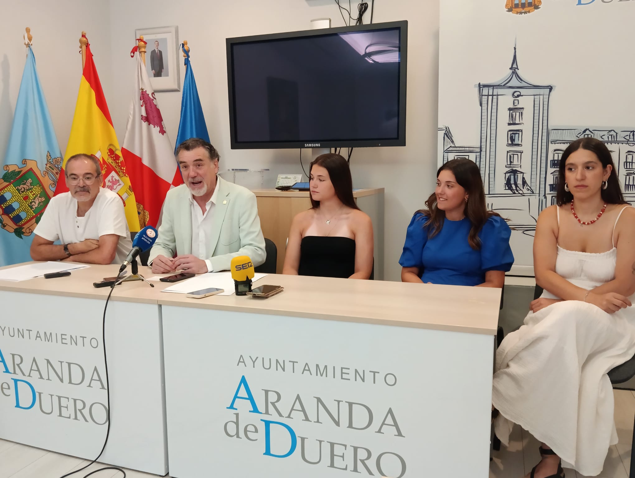 Presentación de la reina y damas y cartel de fiestas