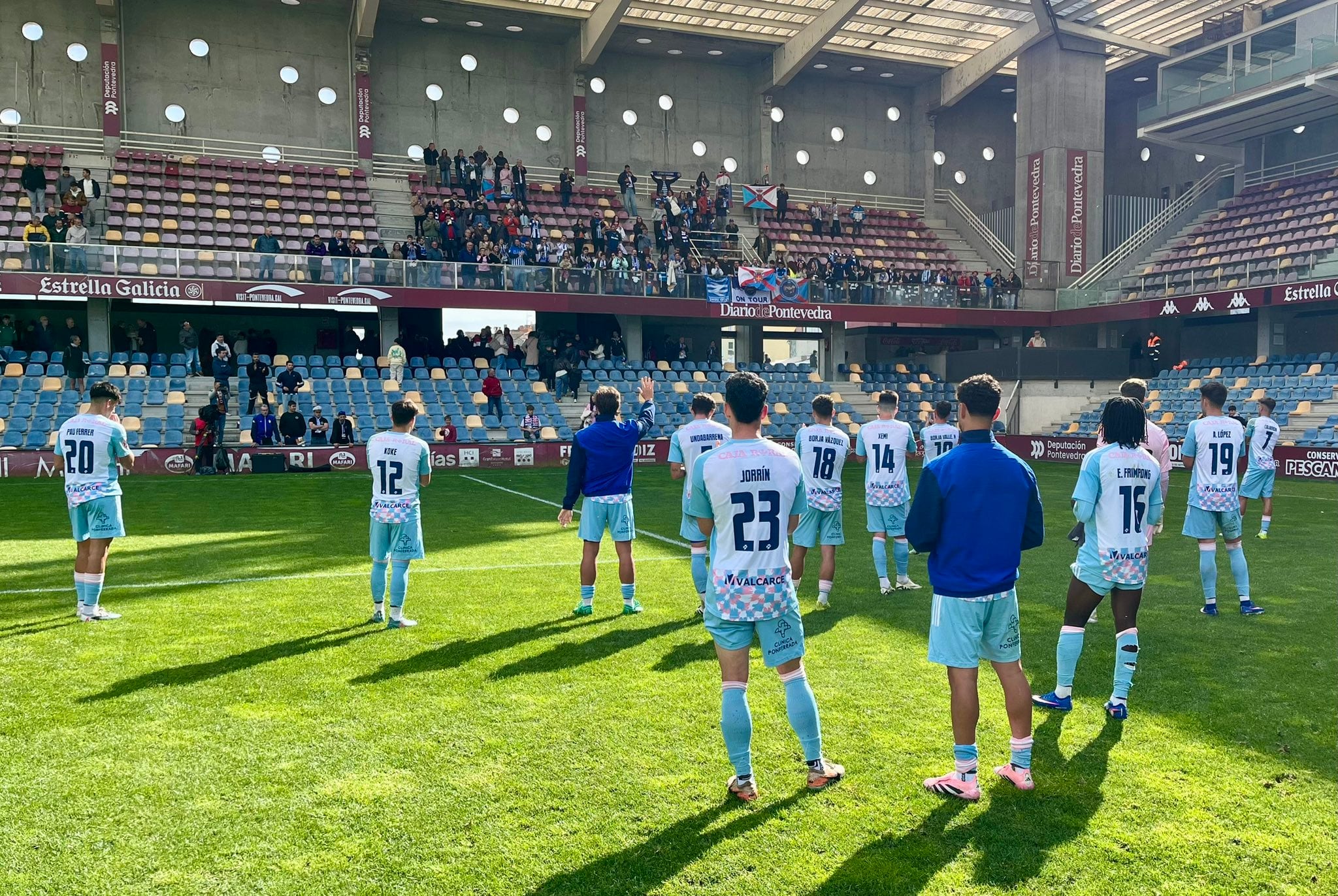 Los blanquiazules cedieron ante un acertado Pontevedra