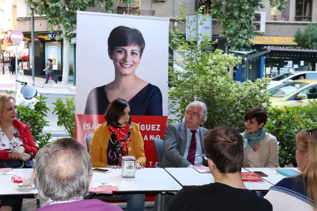 Encuentro de mayores con Isabel Rodríguez