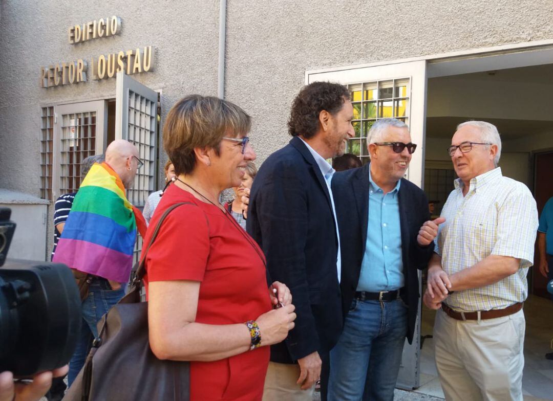 Sofía González, Jerónimo Tristante y Pepe Belmonte han sido los encargados de presentar la plataforma cívica &quot;Pacto por la Regeneración de la Región de Murcia&quot;, en el paraninfo del campus de La Merced