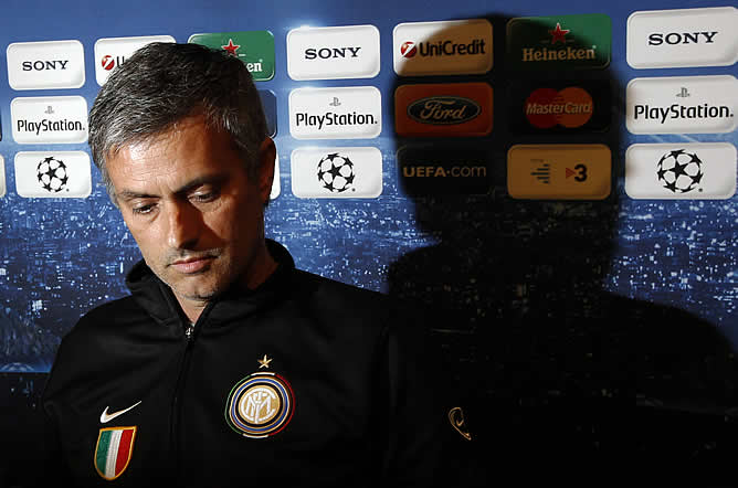 Mourinho durante la rueda de prensa en la previa de enfrentarse al Barcelona