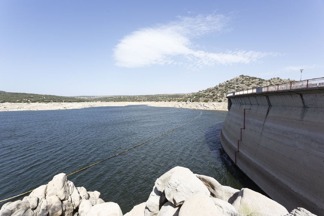 Vista panorámica del embalse de Las Cogotas, en Ávila