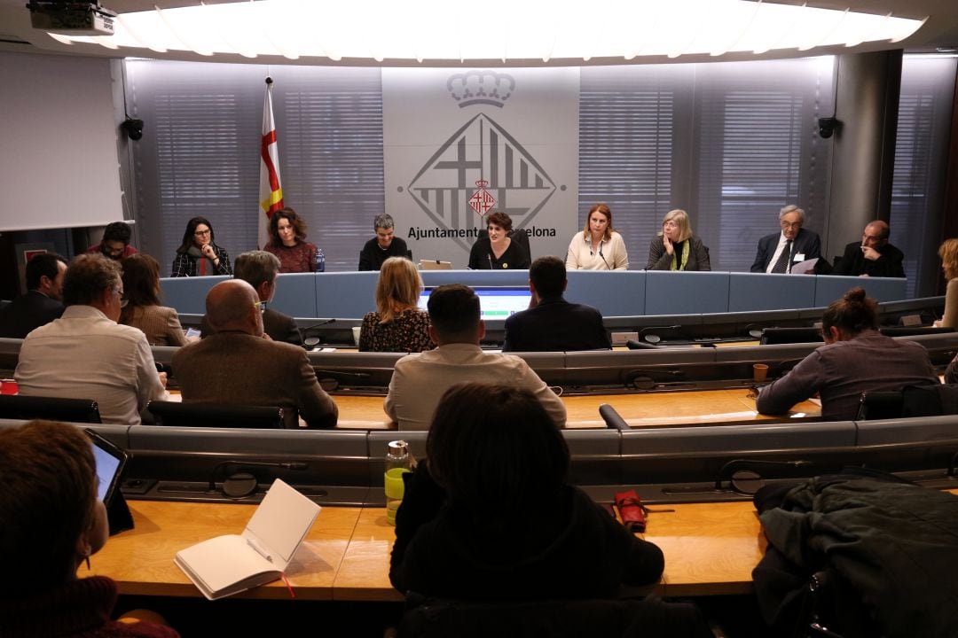Imatge del 10 de març de 2020 de la comissió no permanent d’estudi sobre la regulació de preus dels lloguers de l'Ajuntament de Barcelona