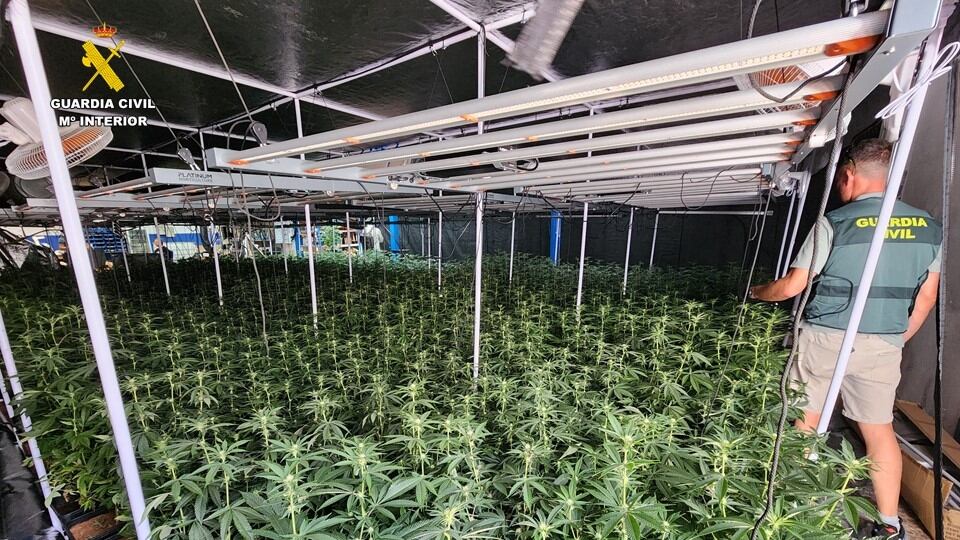 Dos personas han sido detenidas por su presunta implicación, una de las cuales ha ingresado en prisión