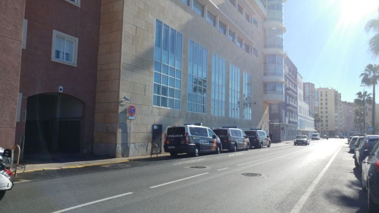 Edificio de Telefónica al que se ha mudado la Comisaría de Cádiz