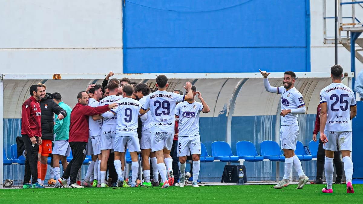 Moyano salva un punto en el campo del líder para despedir 2025