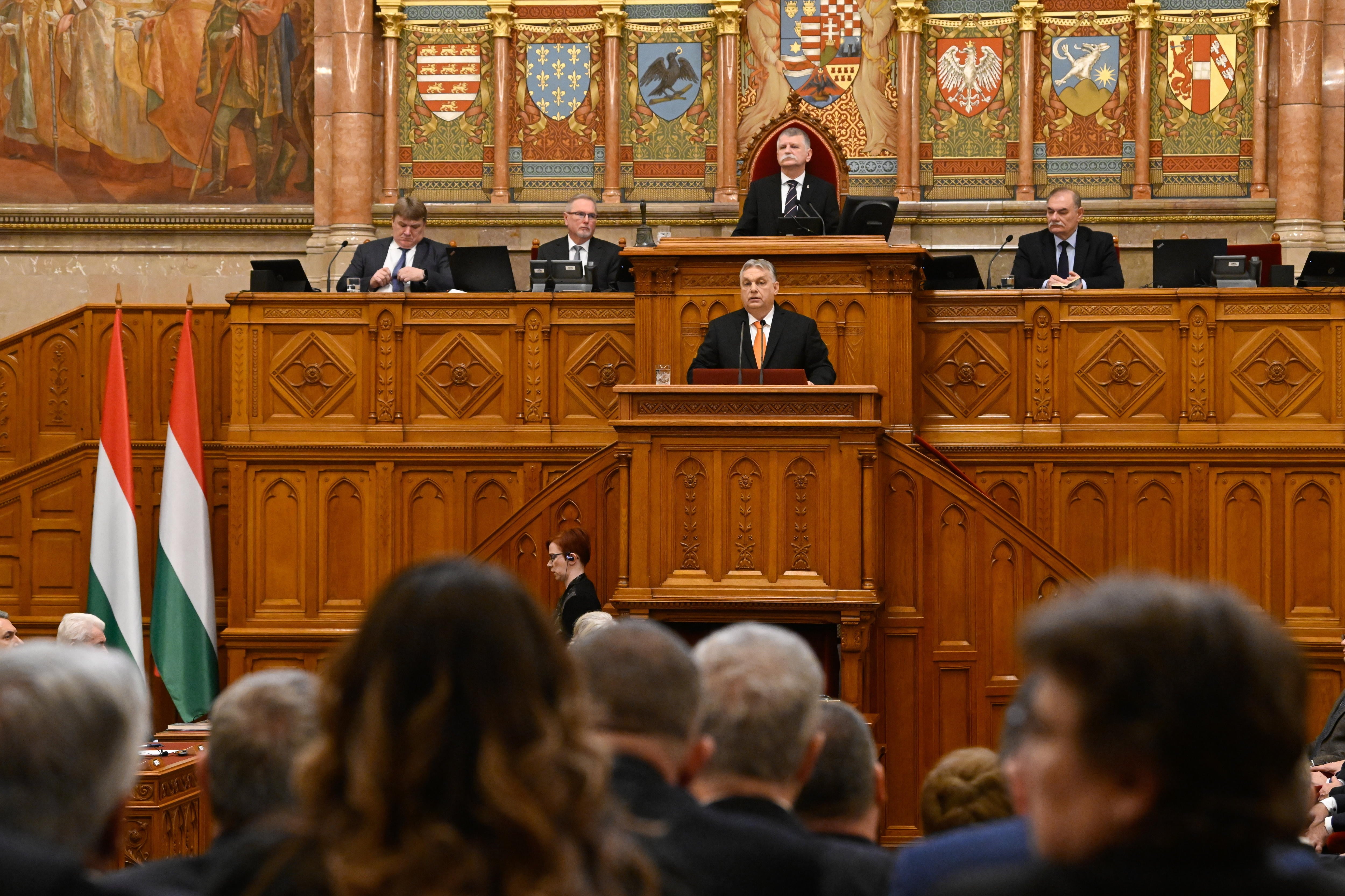 El primero ministro húngaro, Viktor Orbán, abre la sesión de primavera de la Cámara húngara este lunes.