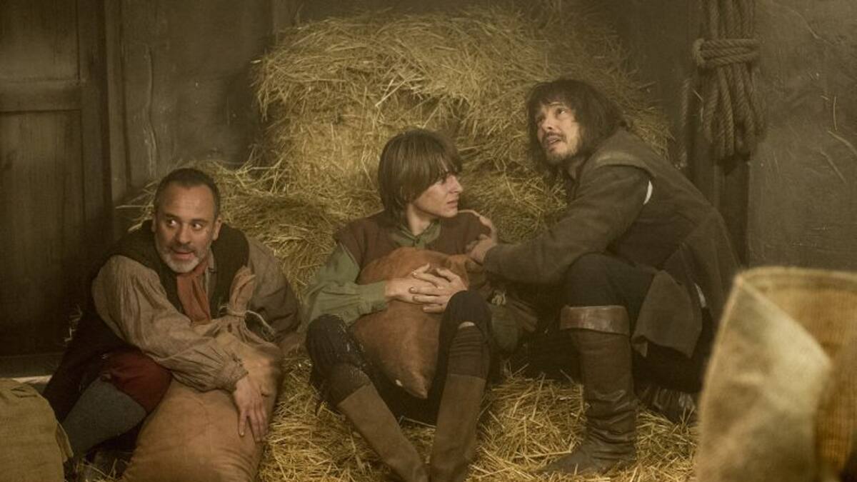 'Águila Roja' sube y lidera con comodidad