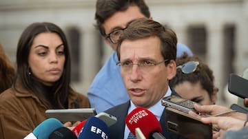 Almeida critica la confrontación después de insultar a Óscar Puente: "Un Luis Rubiales, Torrente de serie B, casposo"