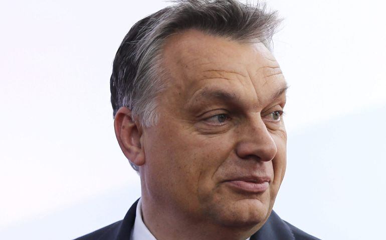 BRU120 BRUSELAS (BÉLGICA) 10/06/2015.- El primer ministro húngaro Viktor Orban a su llegada a la cumbre de los jefes de Estado y de Gobierno de 61 países de la Unión Europea (UE) y de la Comunidad de Estados Americanos y Caribeños (Celac) que se celebra e