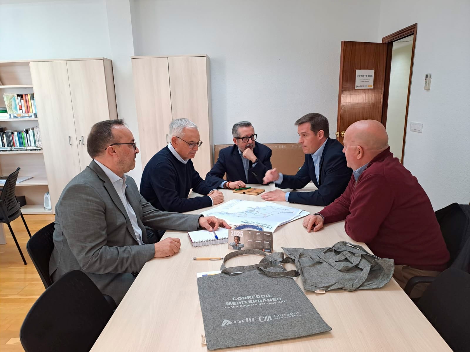 Reunión del alcalde Roger Cerdà con el comisionado del Corredor Mediterráneo