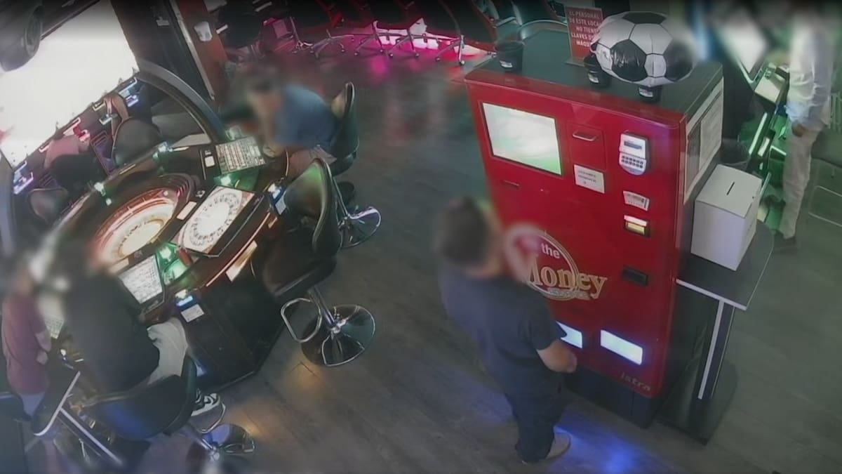 Detenidas siete personas que robaban a plena luz del día en un salón de juegos de Toledo