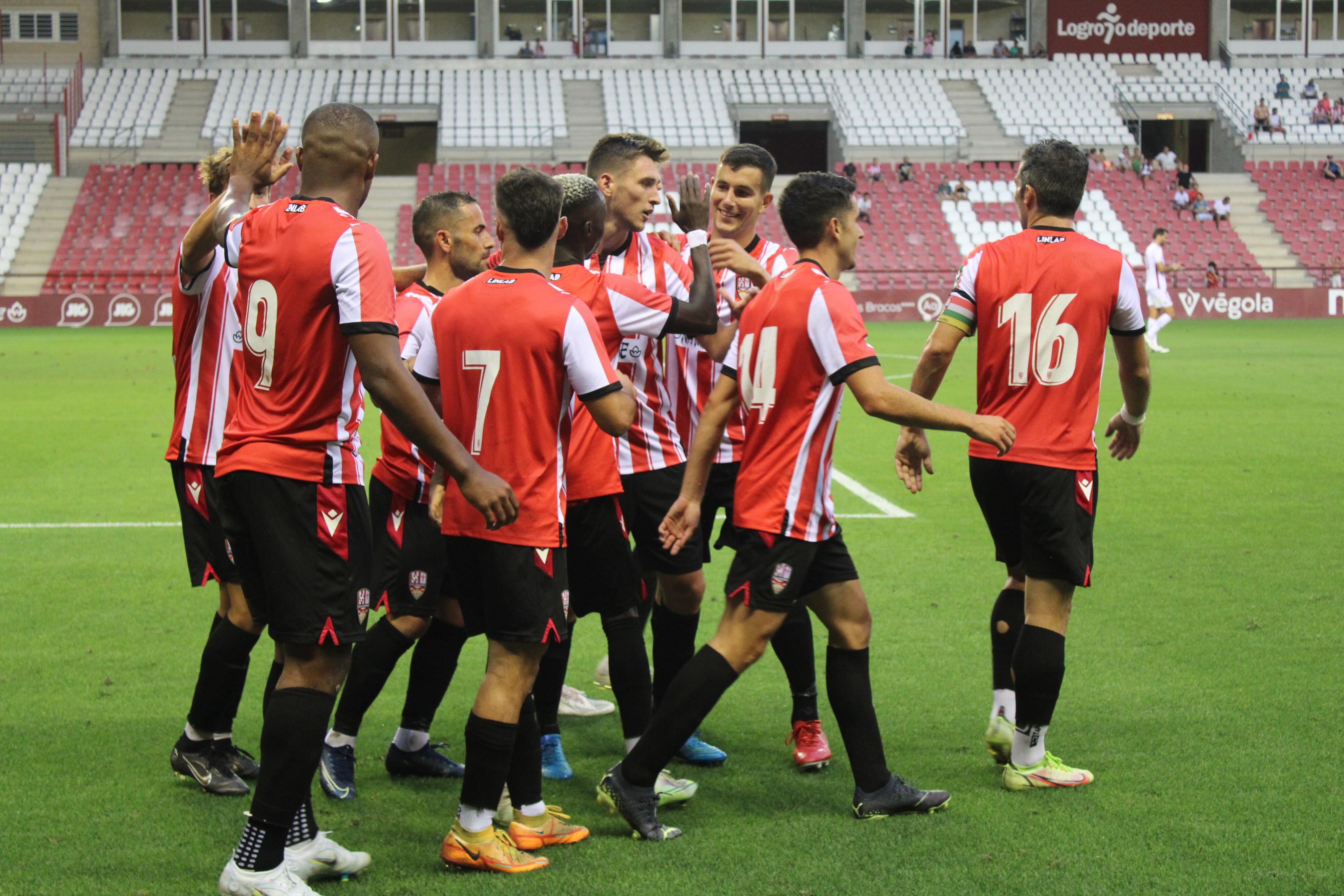 Ayer Parejo no fue presentado junto al resto de sus compañeros en el primer partido en Las Gaunas. / UDL