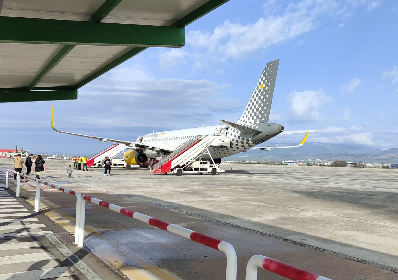 Un avión de Vueling en el Aeropuerto de Granada-Jaén