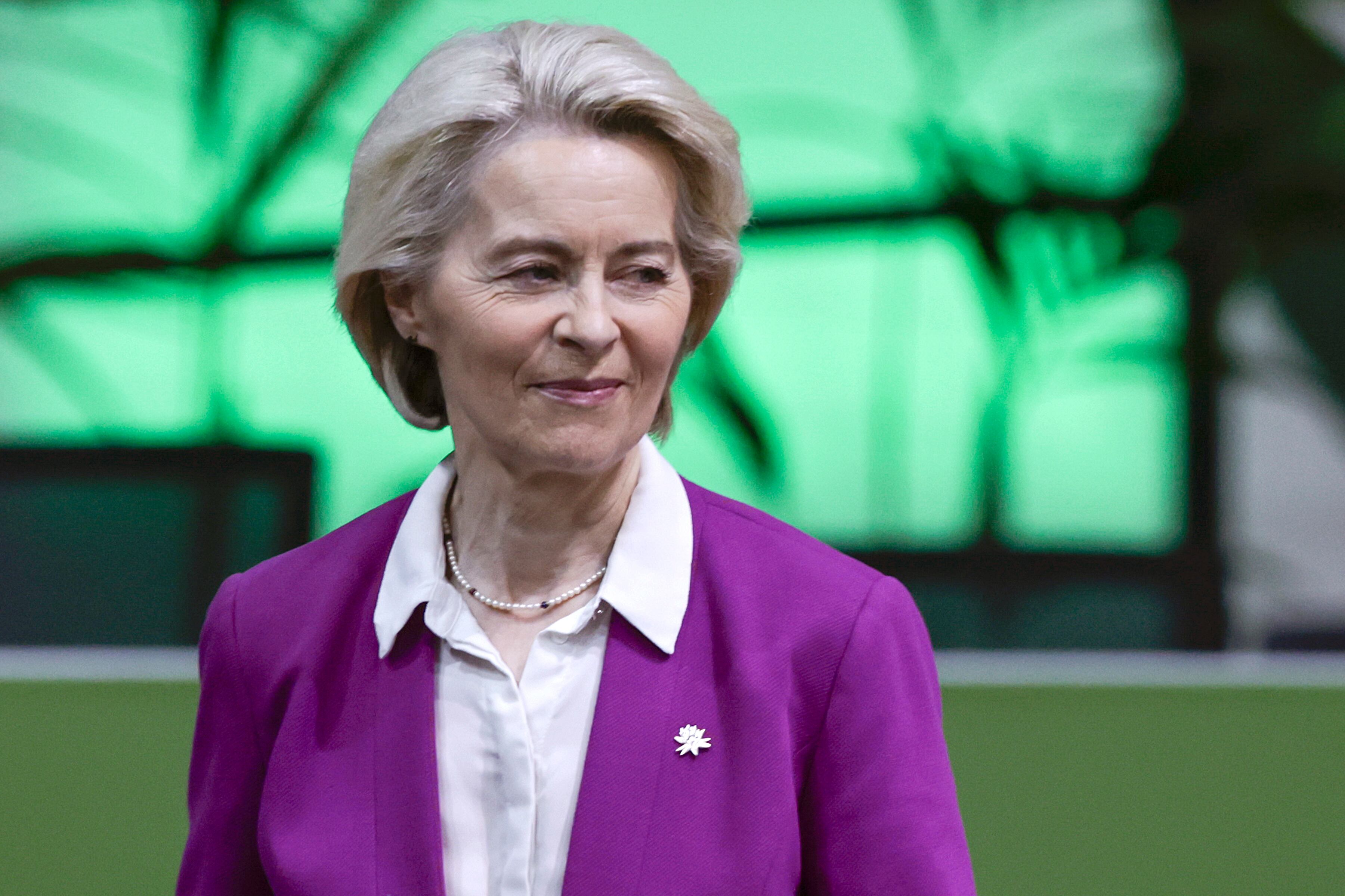 La presidenta de la Comisión Europea, Ursula von der Leyen, asiste a la apertura de la cumbre de líderes de la COP30