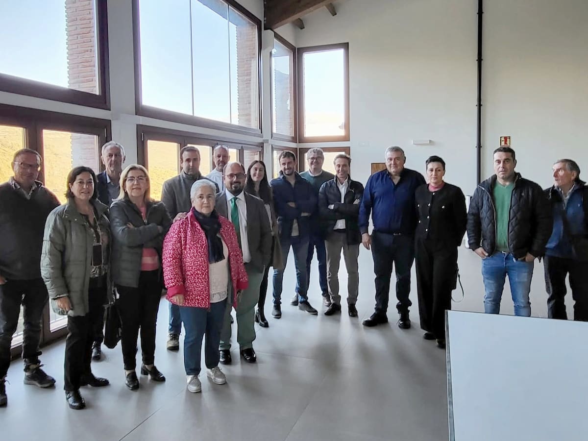 Alberto Izquierdo destaca el potencial turístico y agroalimentario de la Comarca de Somontano