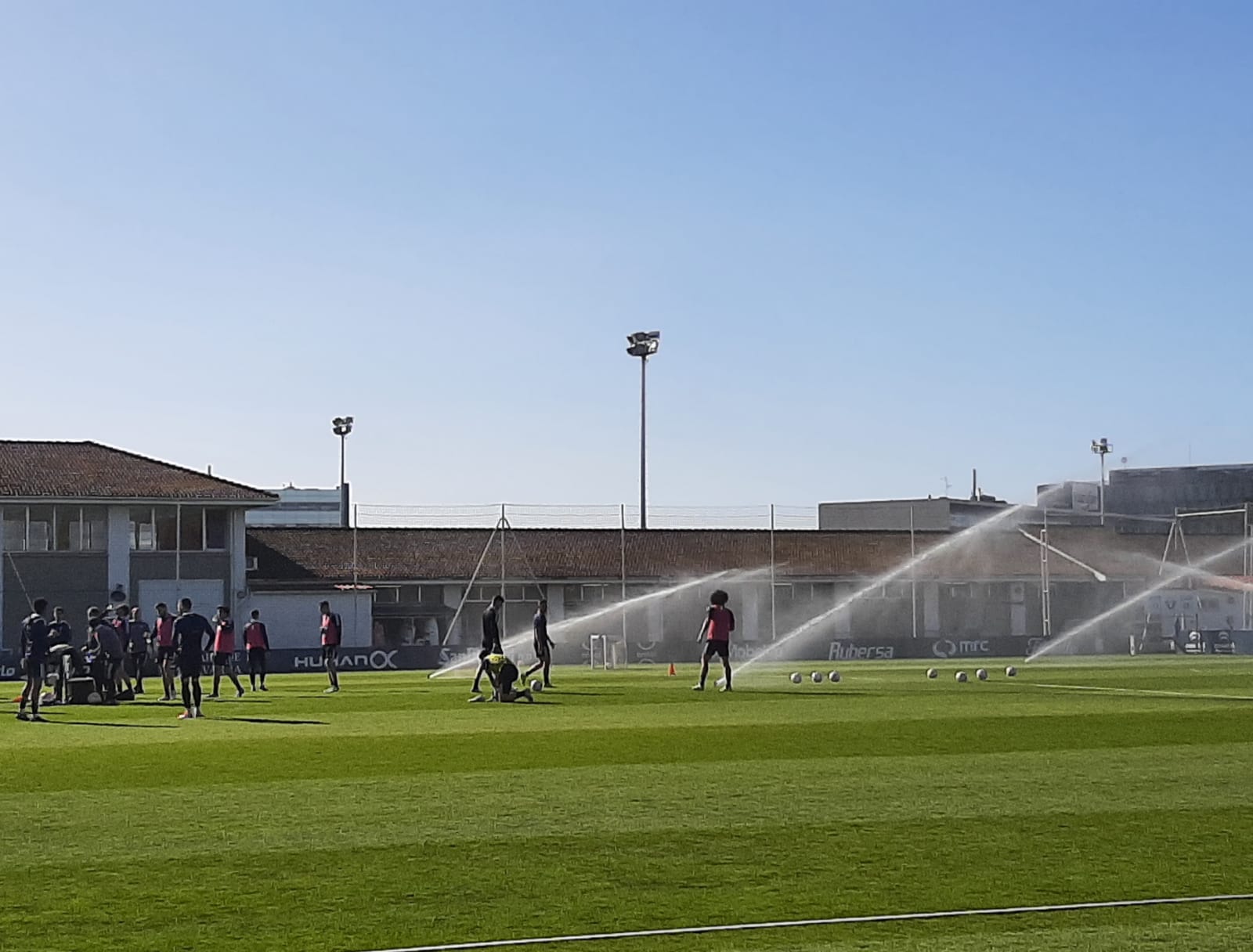 La plantilla de Osasuna preparando el partido ante la Real Sociedad