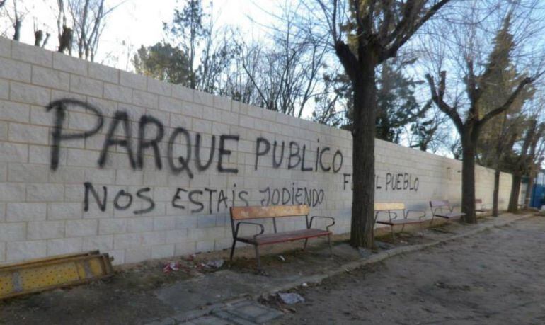 Su construcción provocó el descontento de decenas de jóvenes