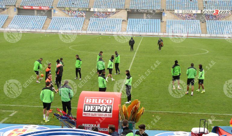 Los jugadores del Getafe C.F. realizan una sesión de entrenamiento.