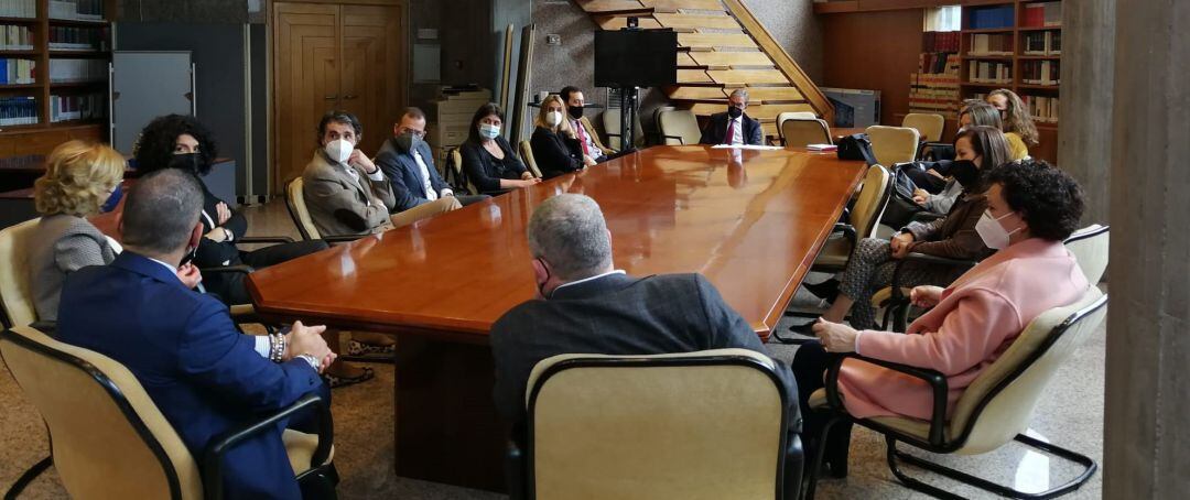 El presidente del TSXG, José María Gómez y Díaz-Castroverde, se reúne con jueces y juezas de A Coruña
