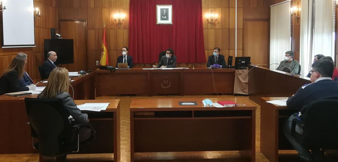 Reunión con los representantes de abogados, procuradores y graduados sociales