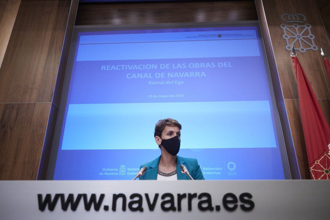 La presidenta de Navarra, María Chivite, interviene en una rueda de prensa en la que ha confirmado la reactivación de las obras del Canal de Navarra, a 19 de mayo de 2021, en Pamplona, Navarra, (España).