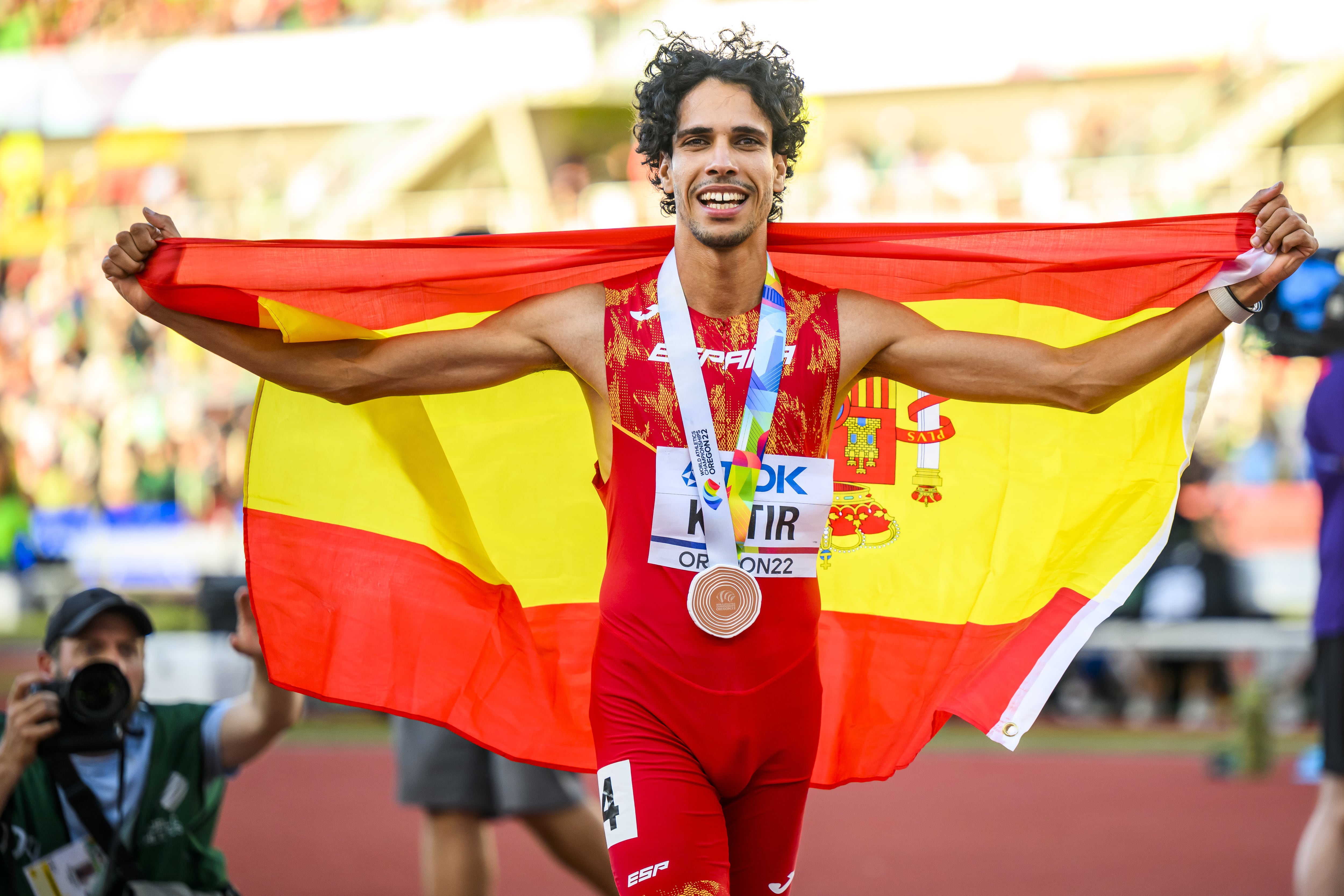 Mohamed Katir consigue el bronce en 1.500 metros en el Mundial de Atletismo 2022 en Oregón. (Mundial de Atletismo, España, Estados Unidos) EFE/EPA/JEAN-CHRISTOPHE BOTT