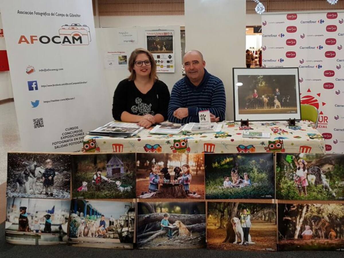 AFOCAM y la Potectora 'Pulgosas' colaboran en un calendario solidario