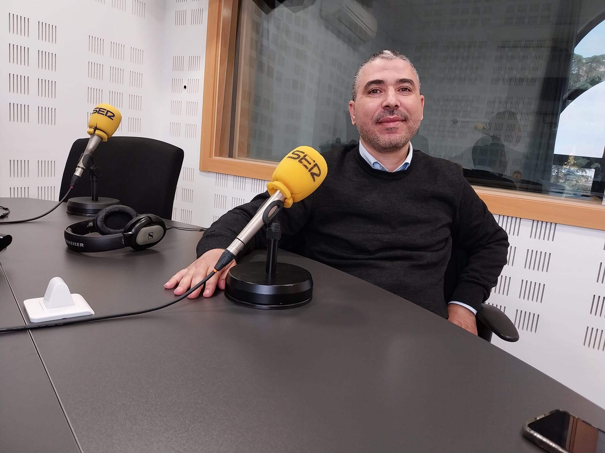 Mimoun Amrioiu, presidente del Centro Cultural Islámico de Fuenlabrada en los estudios de SER Madrid Sur.