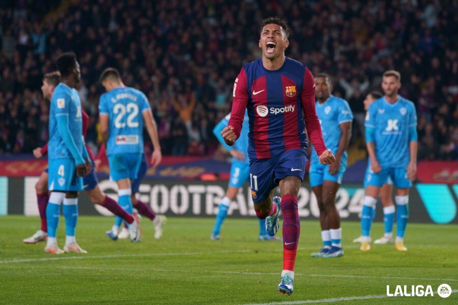 Raphinha abrió el marcador en la primera mitad después de un saque de esquina.