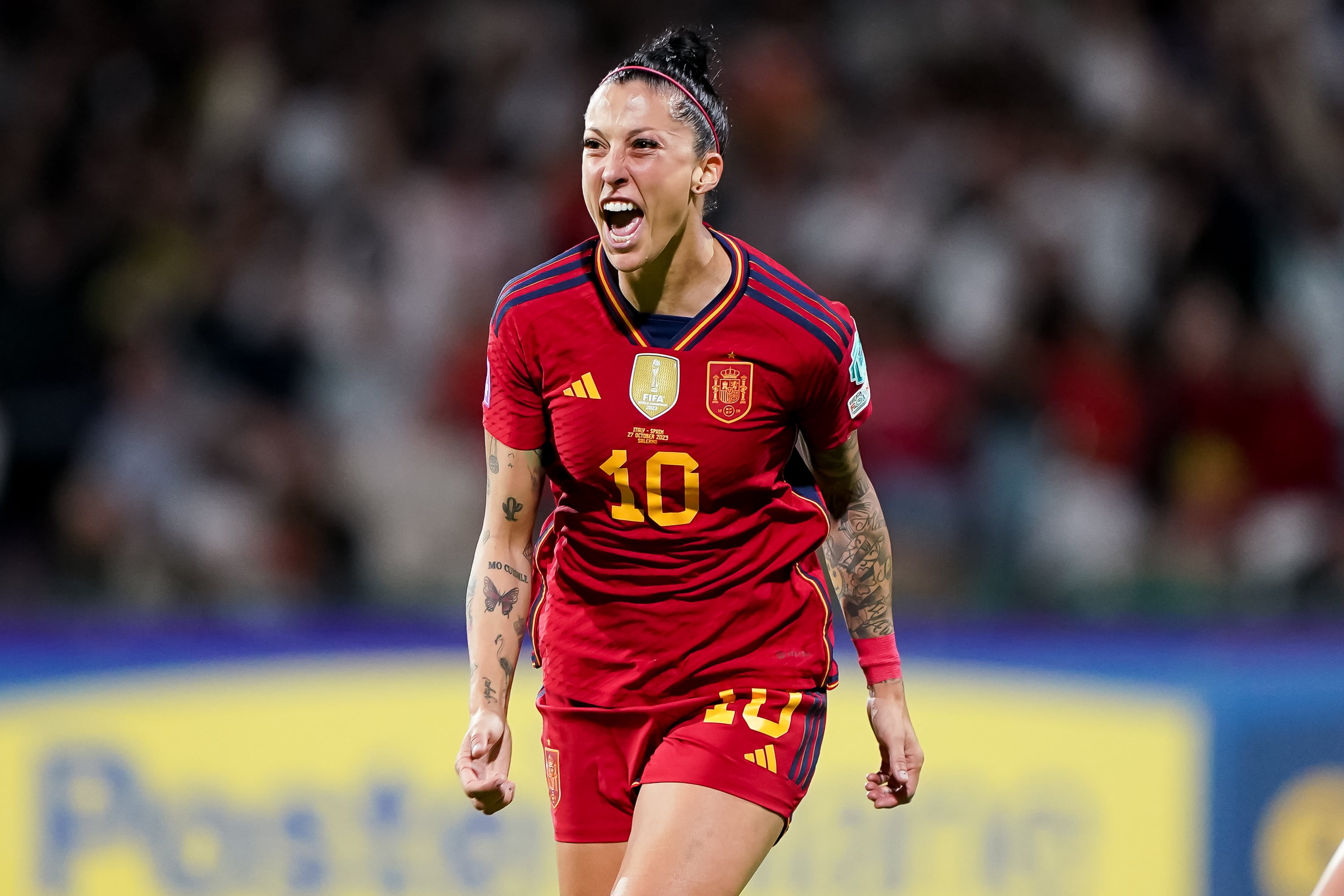 Jenni Hermoso celebra su primer gol ante Italia en el partido de la Nations League