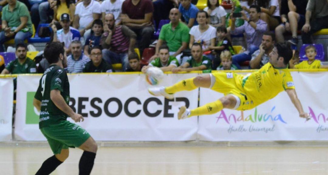 Un momento del partido entre el Jaén Paraíso Interior y el UMA Antequera.