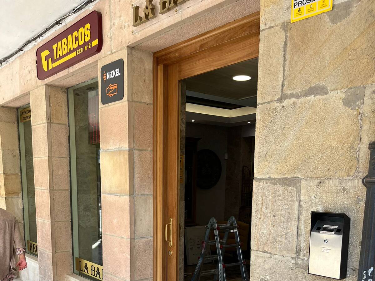 La 'Banda del humo' vuelve a actuar y roba y destroza un estanco en Herrera de Pisuerga