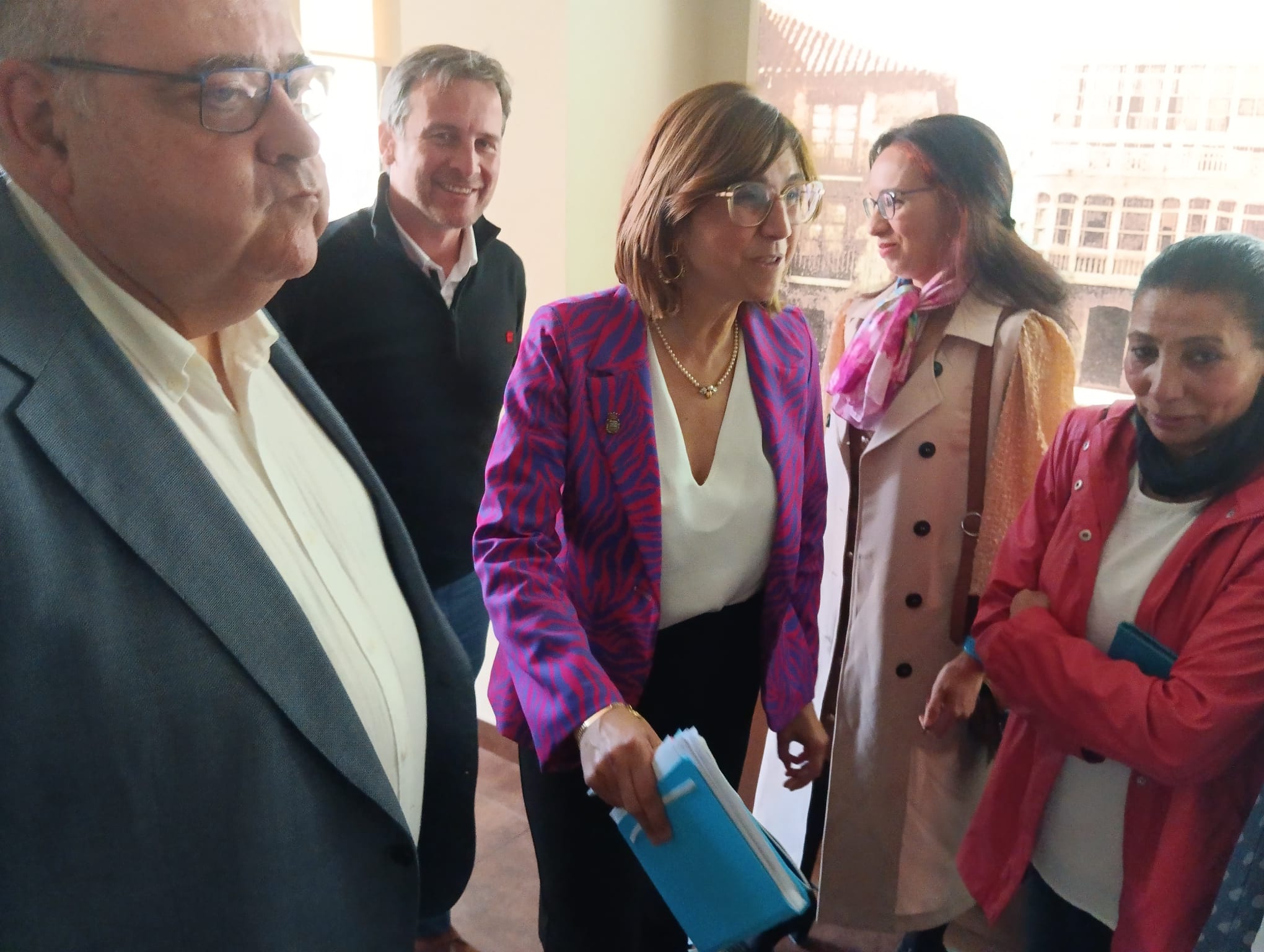 Momentos antes de empezar el mitin