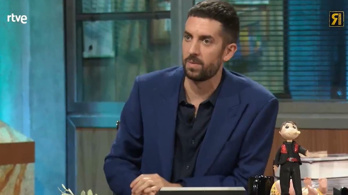 Broncano descoloca a su audiencia con una advertencia: "Si lo estáis viendo es que algo ha pasado" | Cine y TV | Cadena SER