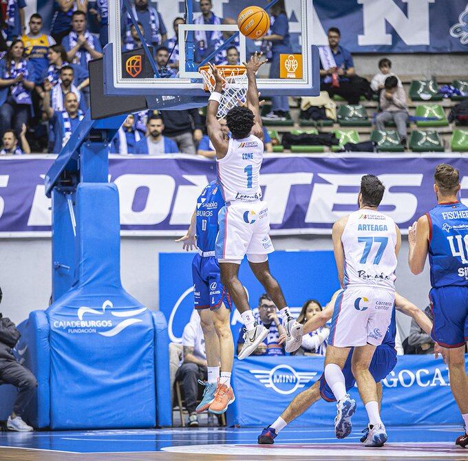 Jalen Cone va tenir un gran debut amb l&#039;Hestia Menorca tot i no aconseguir el triomf a Burgos.