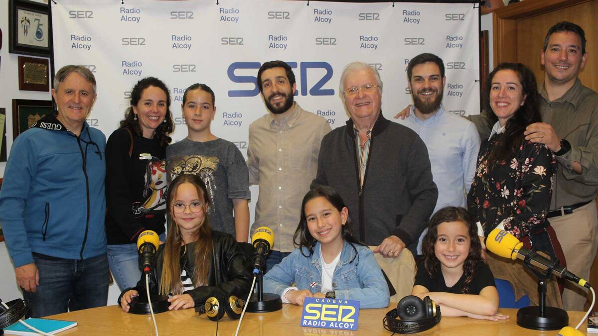 Los sargentos mayores y las sargentos infantiles, en Amagatalls de la Festa