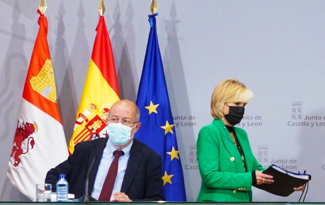 El vicepresidente de la Junta, Francisco Igea, junto a la consejera de Sanidad, Verónica Casado