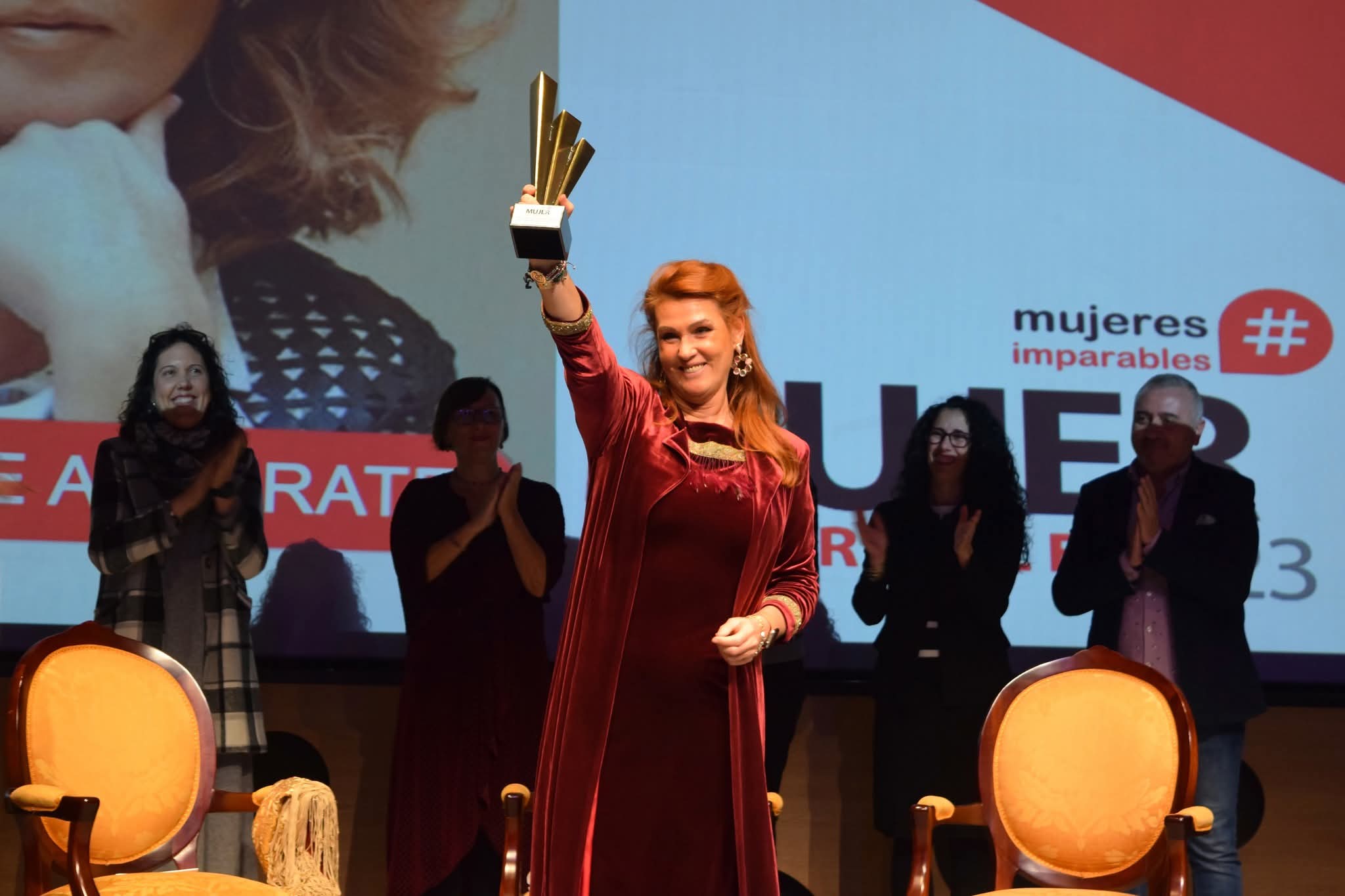 Marisa de Azcárate, galardonada con el premio #MujerImparable Gaditana en 2023,