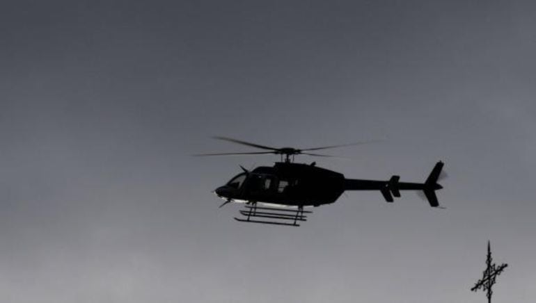 Helicoptero en pleno vuelo.