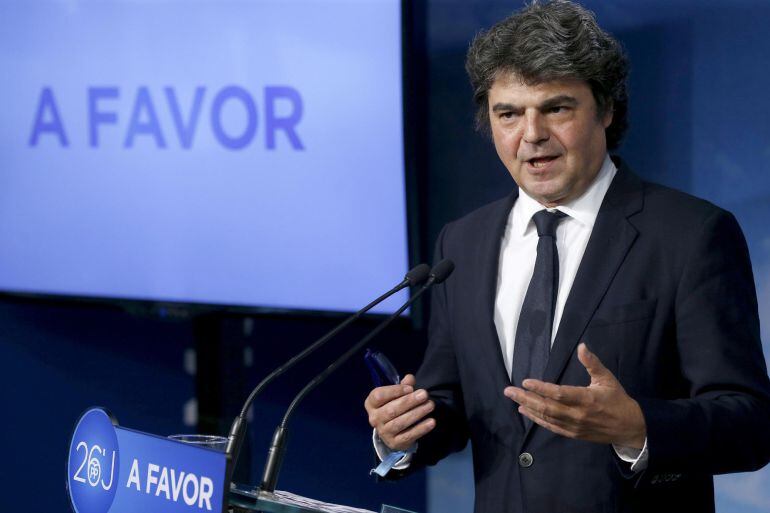 El director de campaña del Partido Popular, Jorge Moragas, durante la rueda de prensa ofrecida hoy en la sede del partido, en Madrid, para presentar el plan de la formación para la carrera electoral del 26J. 